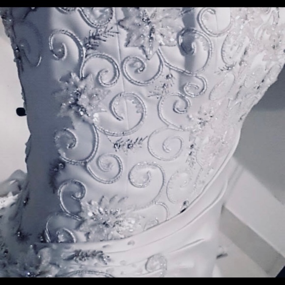 2 Piece Ballgown Wedding Dress-Matching Shawl and Purse. Brand New/Unaltered - Picture 7 of 12